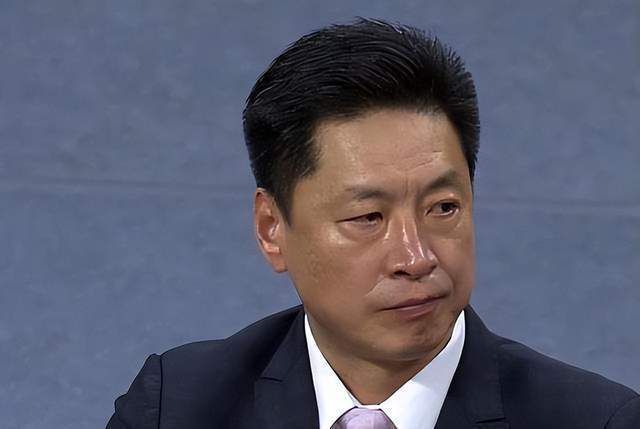 他认为洛塞尔索最适合莱万多夫斯基的。